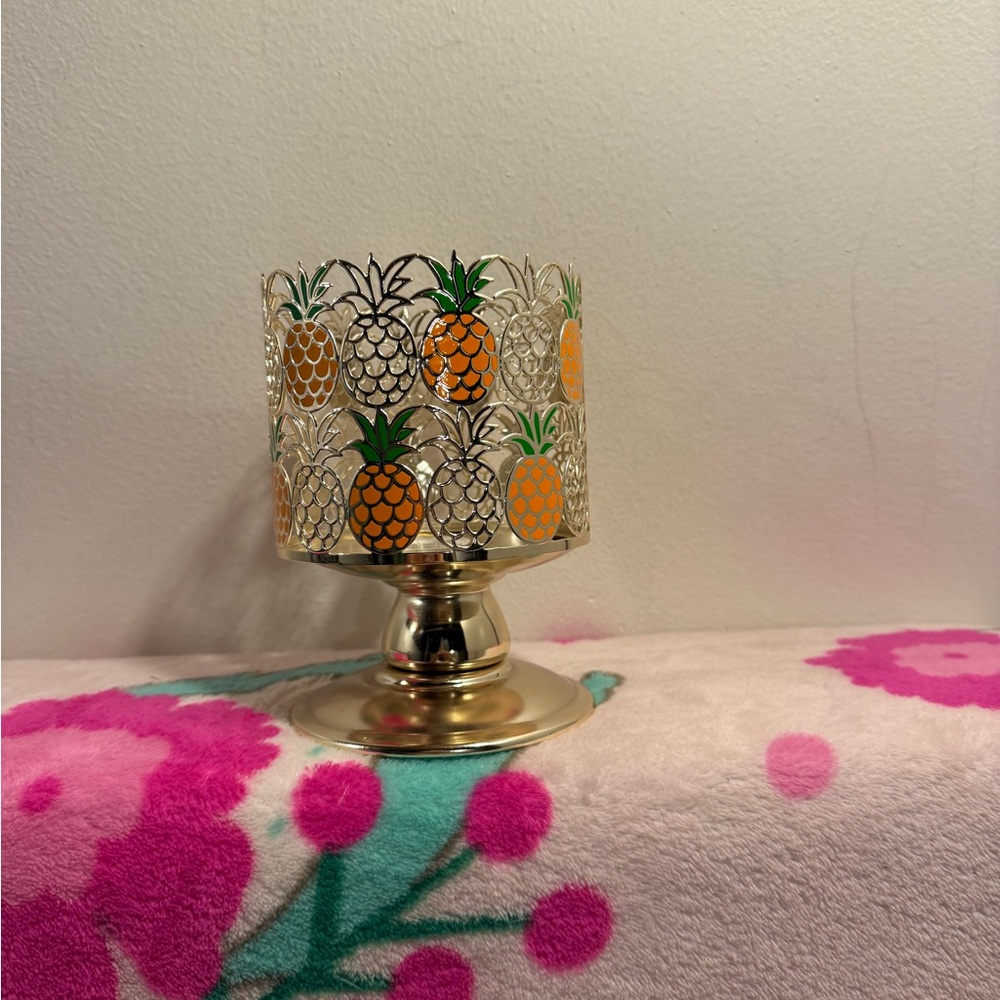 Bath & body Works candle holder pineapple